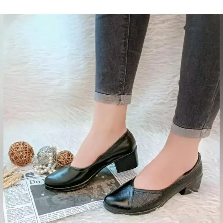 کفش طبی زنانه مدل ستایش پاشنه 5 سانت چرم صنعتی رنگ مشکی