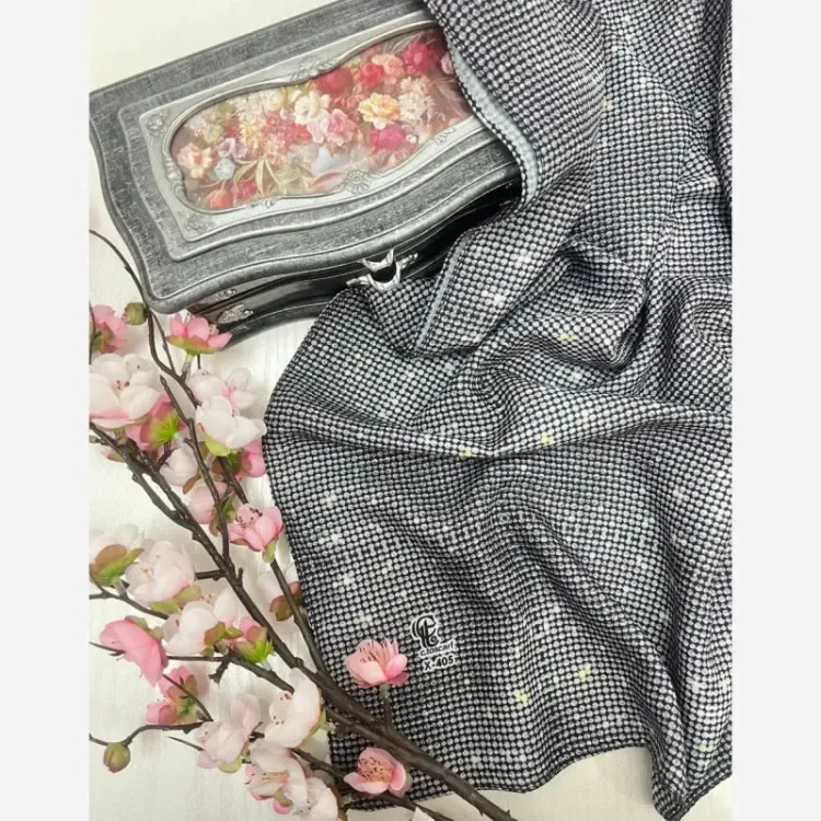 روسری نخ کاستوم طرح نگینی سایز 140 مجلسی و روزمره