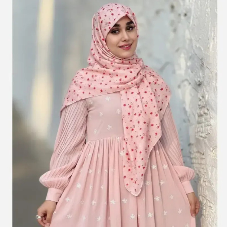 روسری نخ کاستوم طرح روژین چرخ دوز قواره بزرگ 140 سانتیمتر