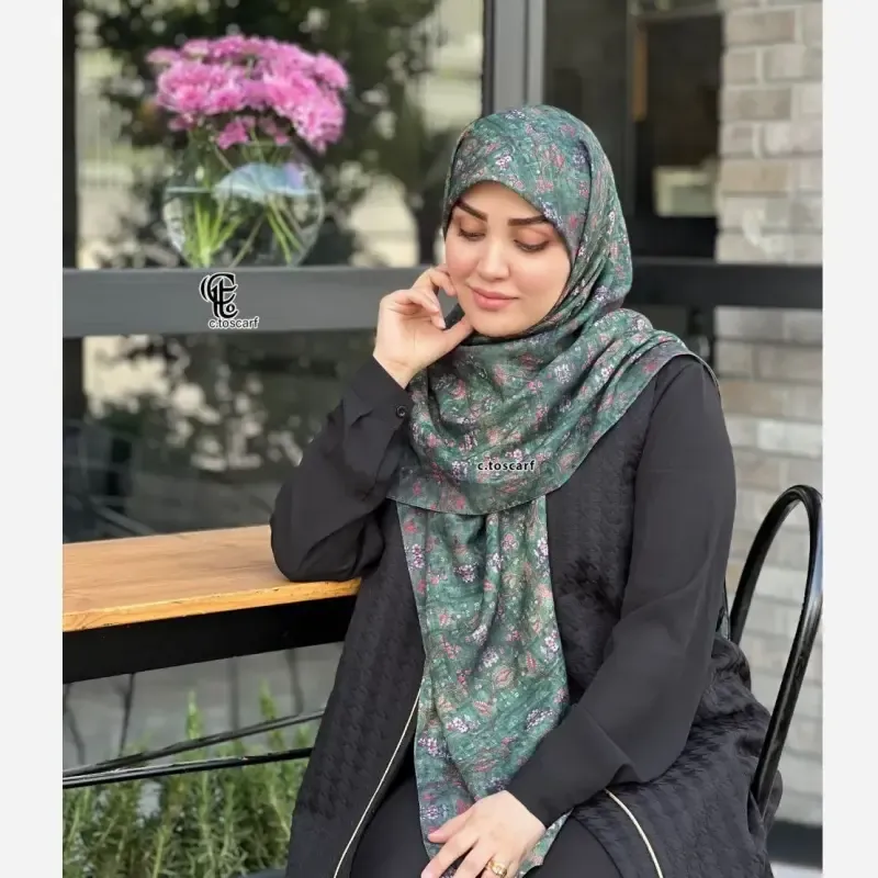 روسری نخ طرح گلشن قواره 140 زمینه سبز آبرنگی گل ریز