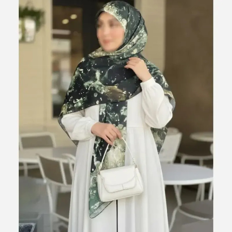 روسری نخ طرح زحل مناسب تیپ اسپرت و مجلسی